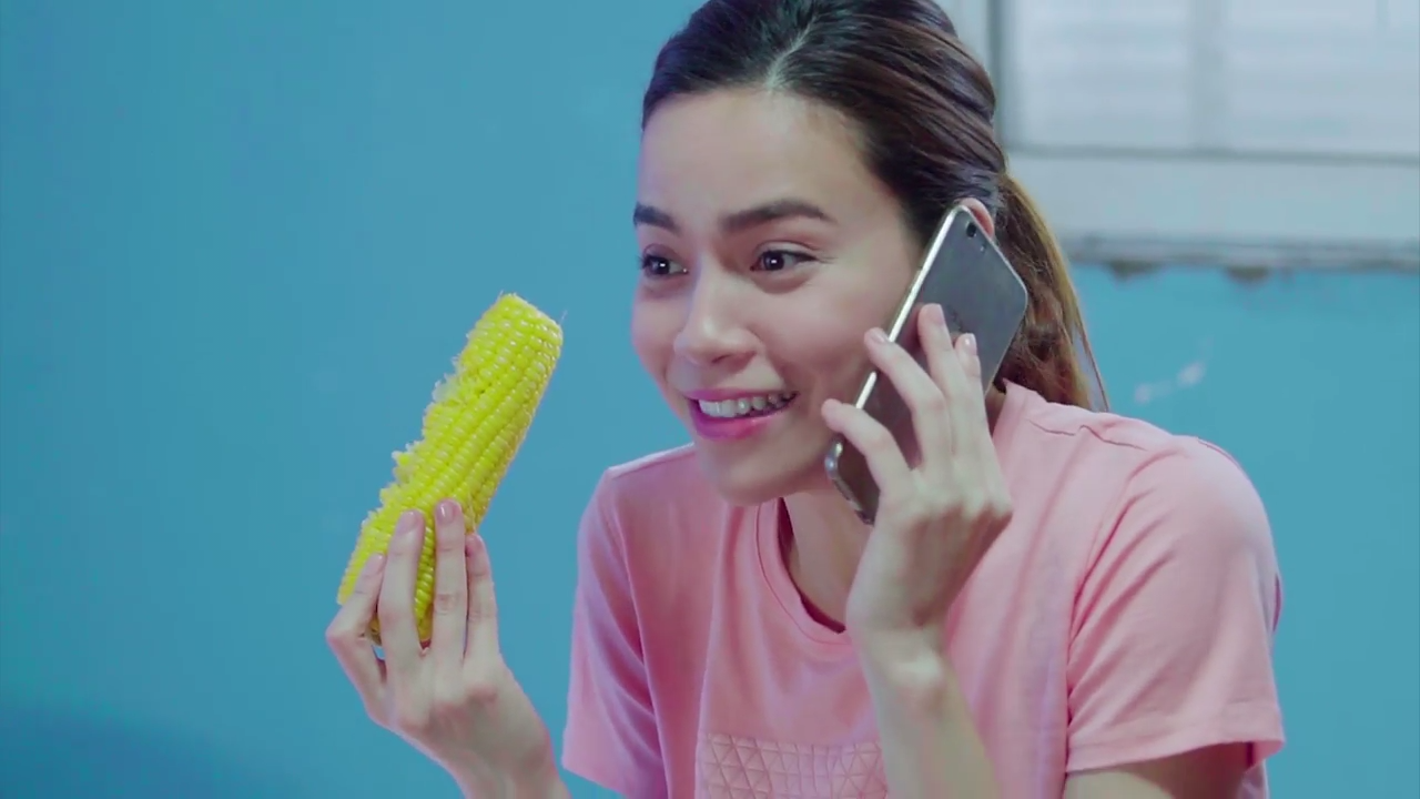 Gái quê Hồ Ngọc Hà bỗng bắt được vàng, trở thành con át chủ bài trong cuộc chiến showbiz